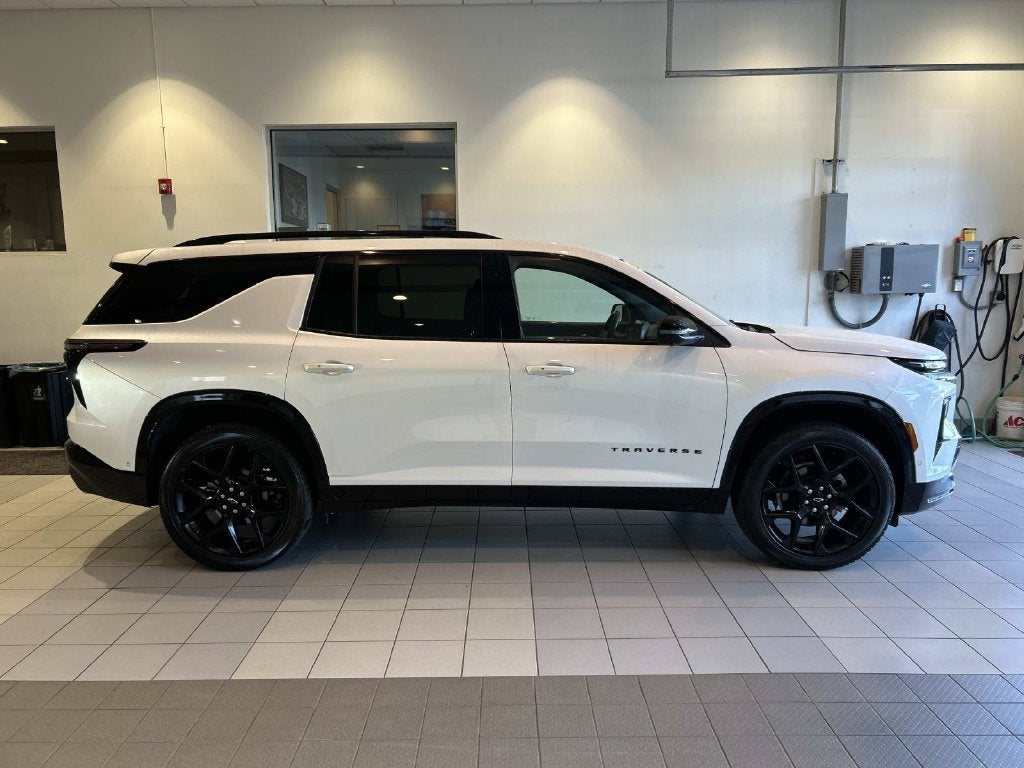 2025 Chevrolet Traverse RS