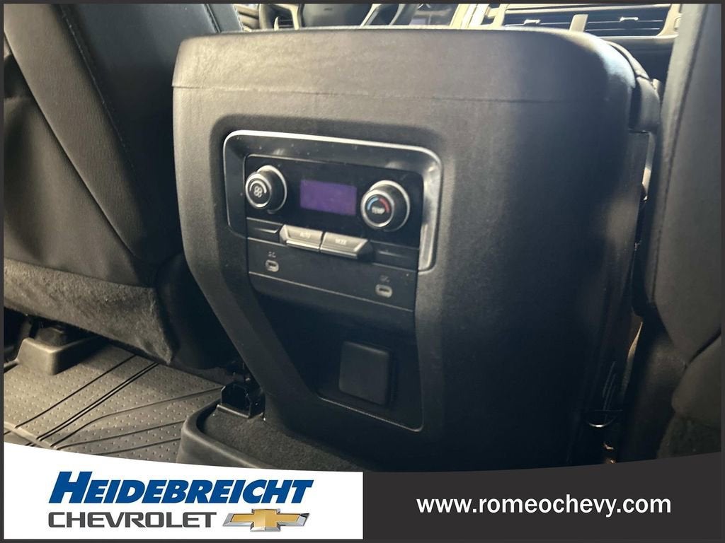 2023 Chevrolet Suburban LS