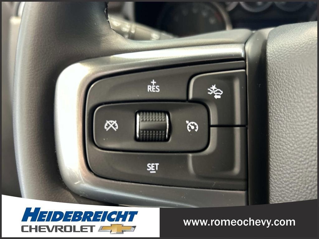 2023 Chevrolet Suburban LS