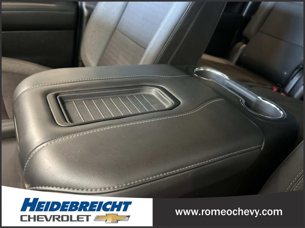 2023 Chevrolet Suburban LS