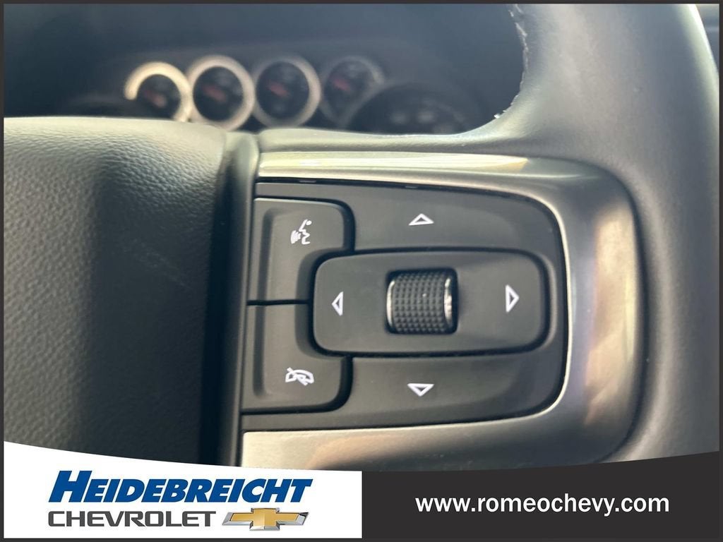 2024 Chevrolet Suburban LS