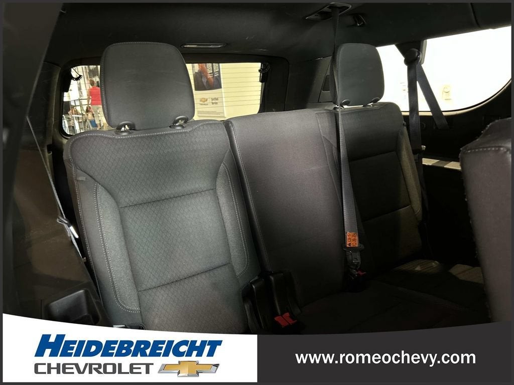 2024 Chevrolet Suburban LS
