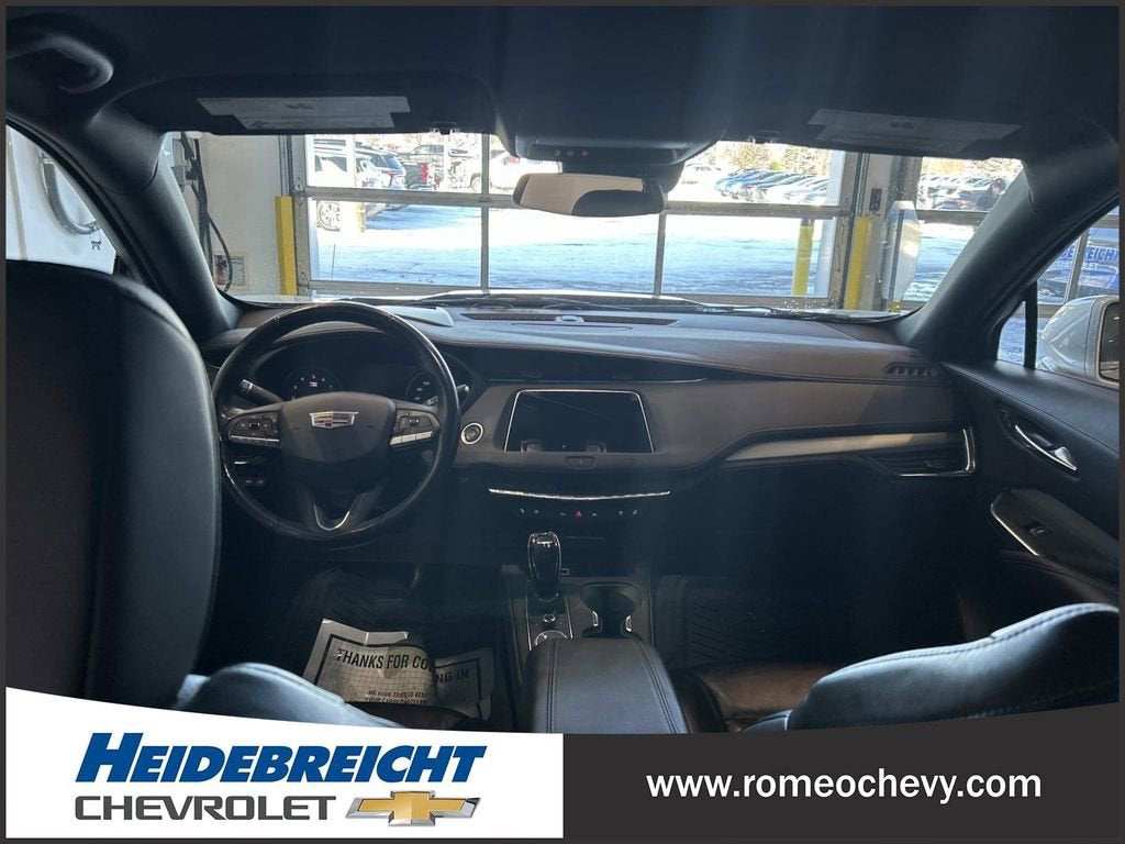 2020 Cadillac XT4 Premium Luxury