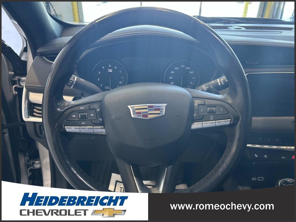 2020 Cadillac XT4 Premium Luxury