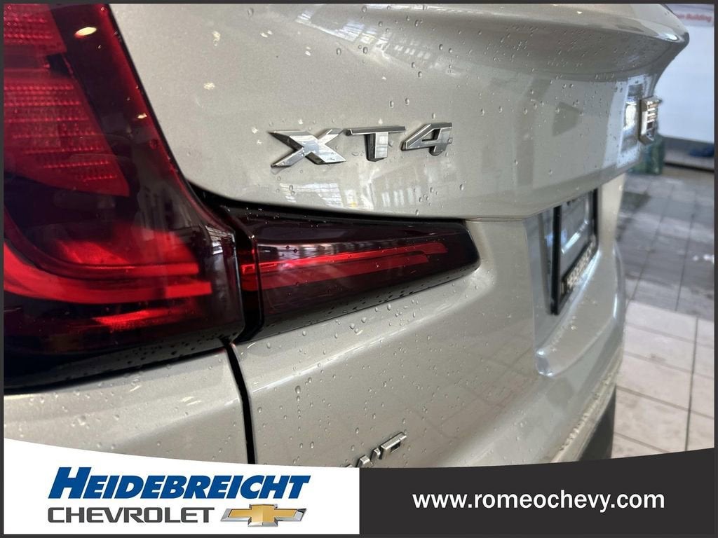 2020 Cadillac XT4 Premium Luxury