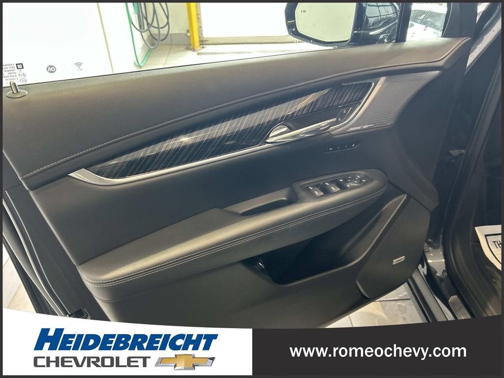 2023 Cadillac XT6 Premium Luxury