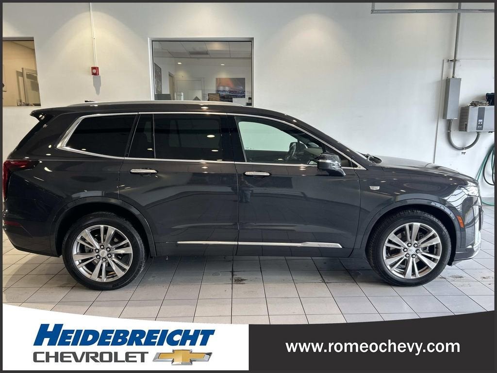 2023 Cadillac XT6 Premium Luxury