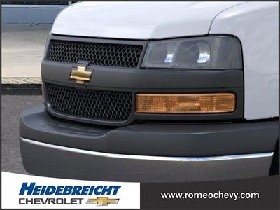 2025 Chevrolet Express Cutaway 3500 1WT