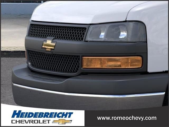 2025 Chevrolet Express Cutaway 3500 1WT