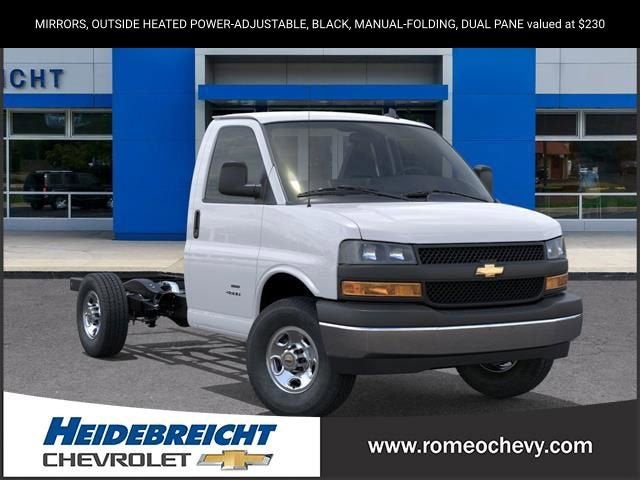 2025 Chevrolet Express Cutaway 3500 1WT