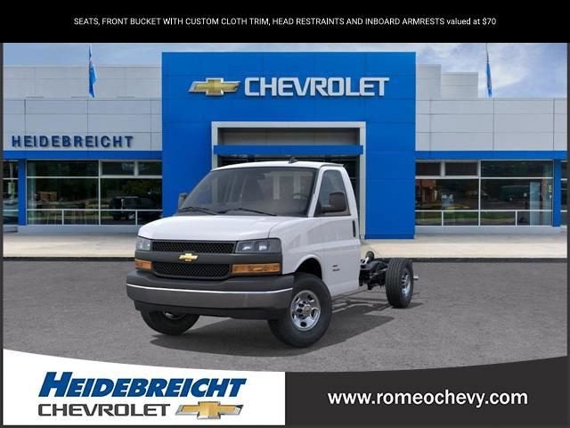 2025 Chevrolet Express Cutaway 3500 1WT