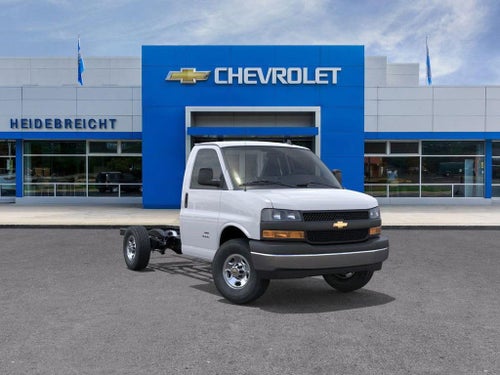 2026 Chevrolet Express Cutaway 3500 1WT