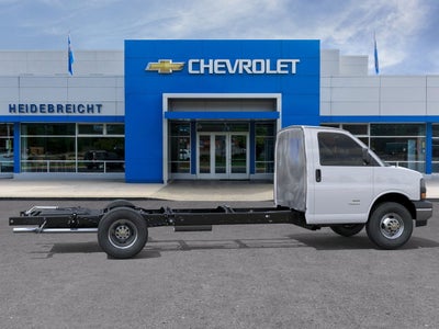2025 Chevrolet Express Cutaway 3500 1WT