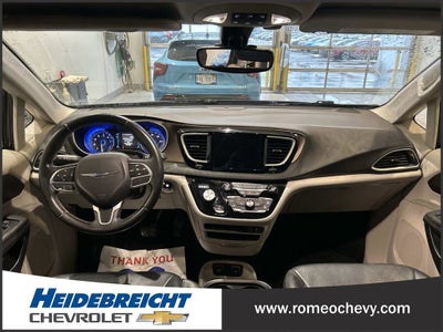 2017 Chrysler Pacifica Touring-L