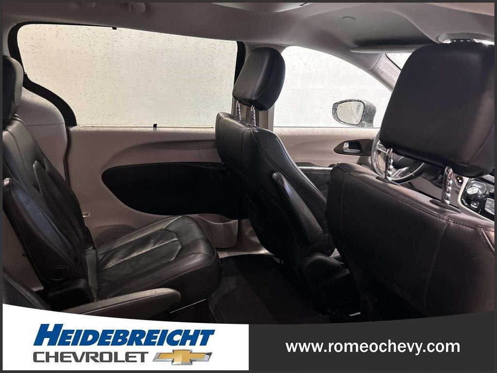 2017 Chrysler Pacifica Touring-L