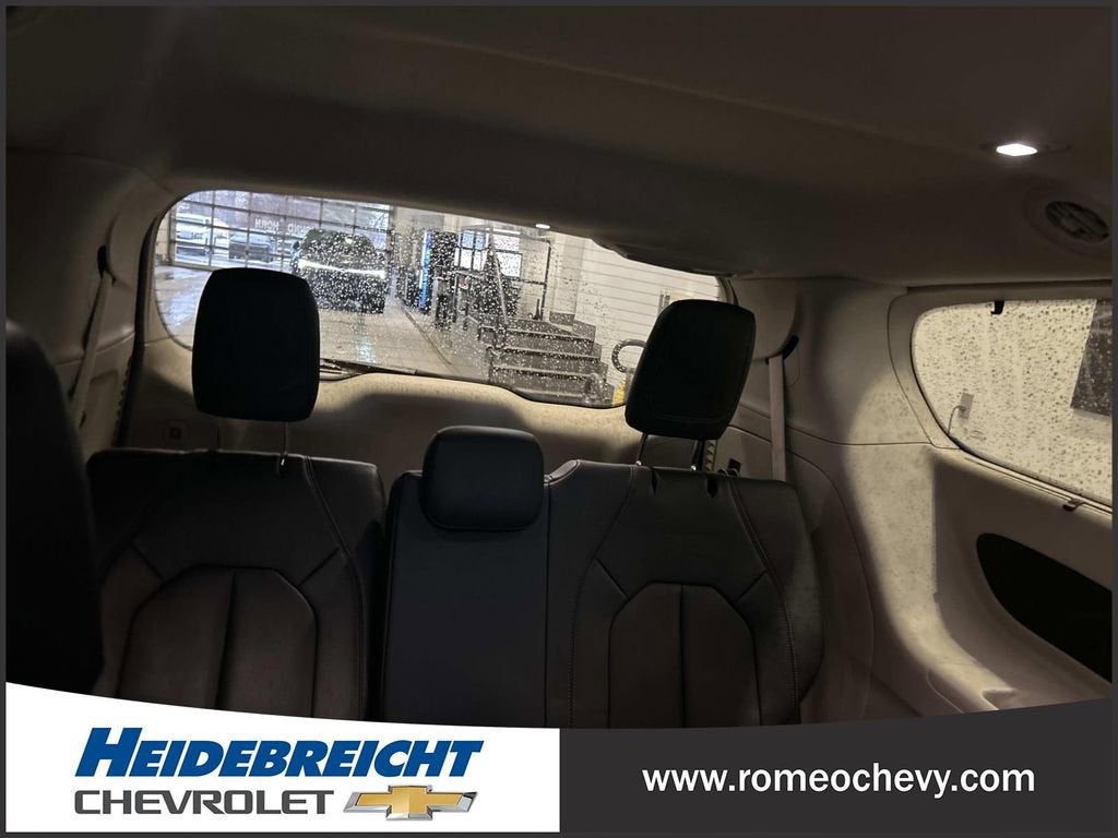 2017 Chrysler Pacifica Touring-L