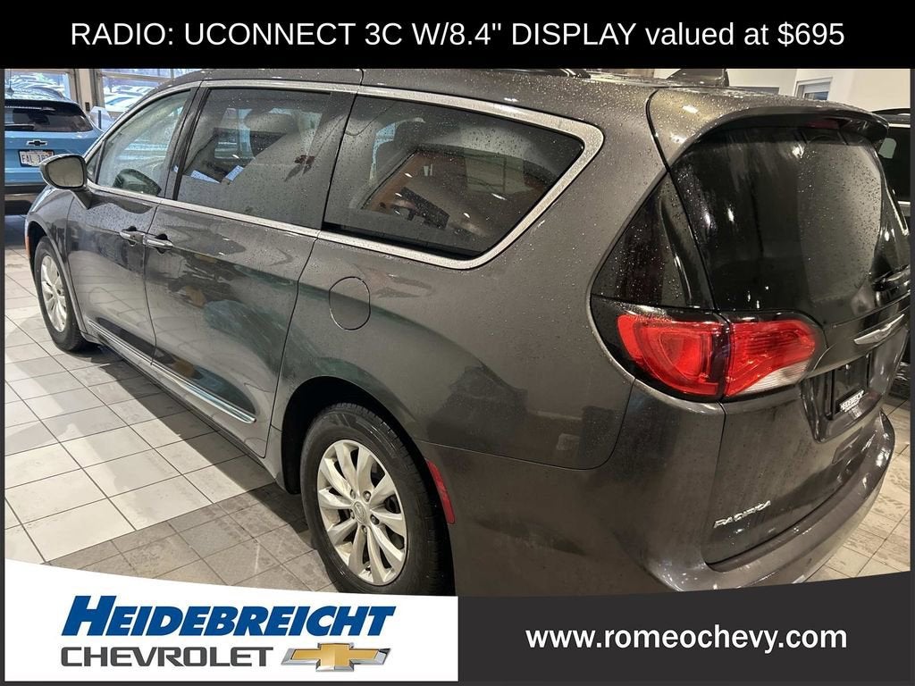 2017 Chrysler Pacifica Touring-L