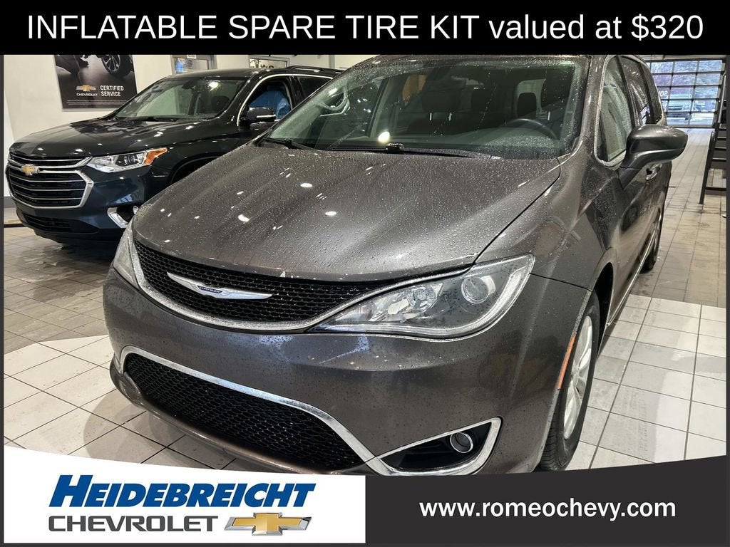 2017 Chrysler Pacifica Touring-L