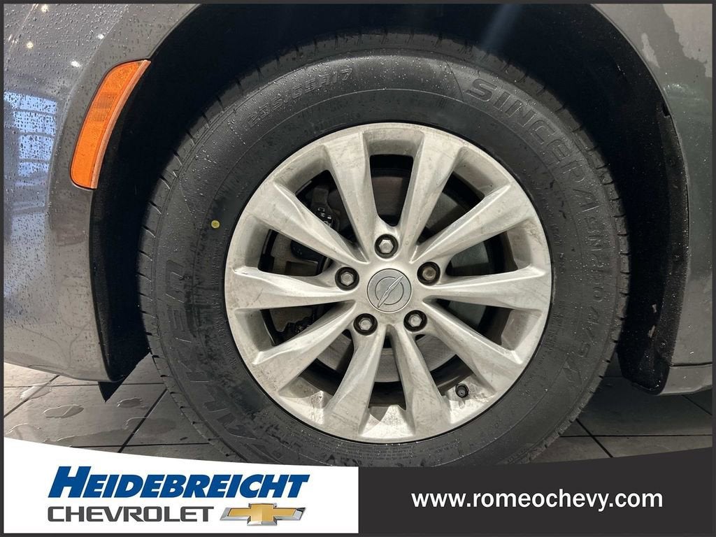 2017 Chrysler Pacifica Touring-L