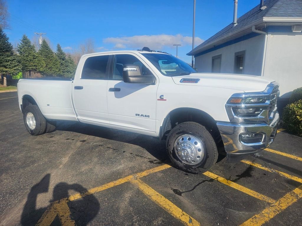 2025 RAM 3500 Big Horn Crew Cab 4x4 8' Box