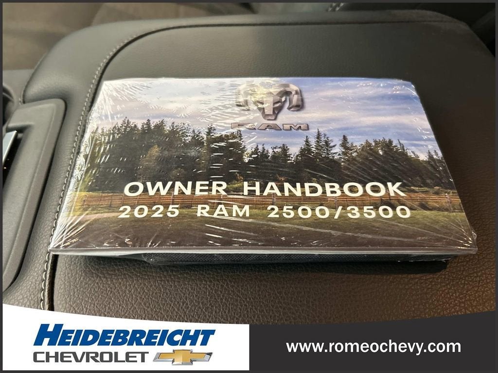 2025 RAM 3500 Big Horn Crew Cab 4x4 8' Box