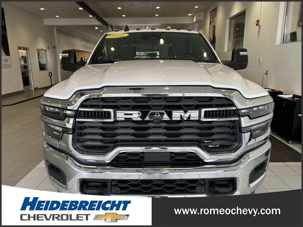 2025 RAM 3500 Big Horn Crew Cab 4x4 8' Box