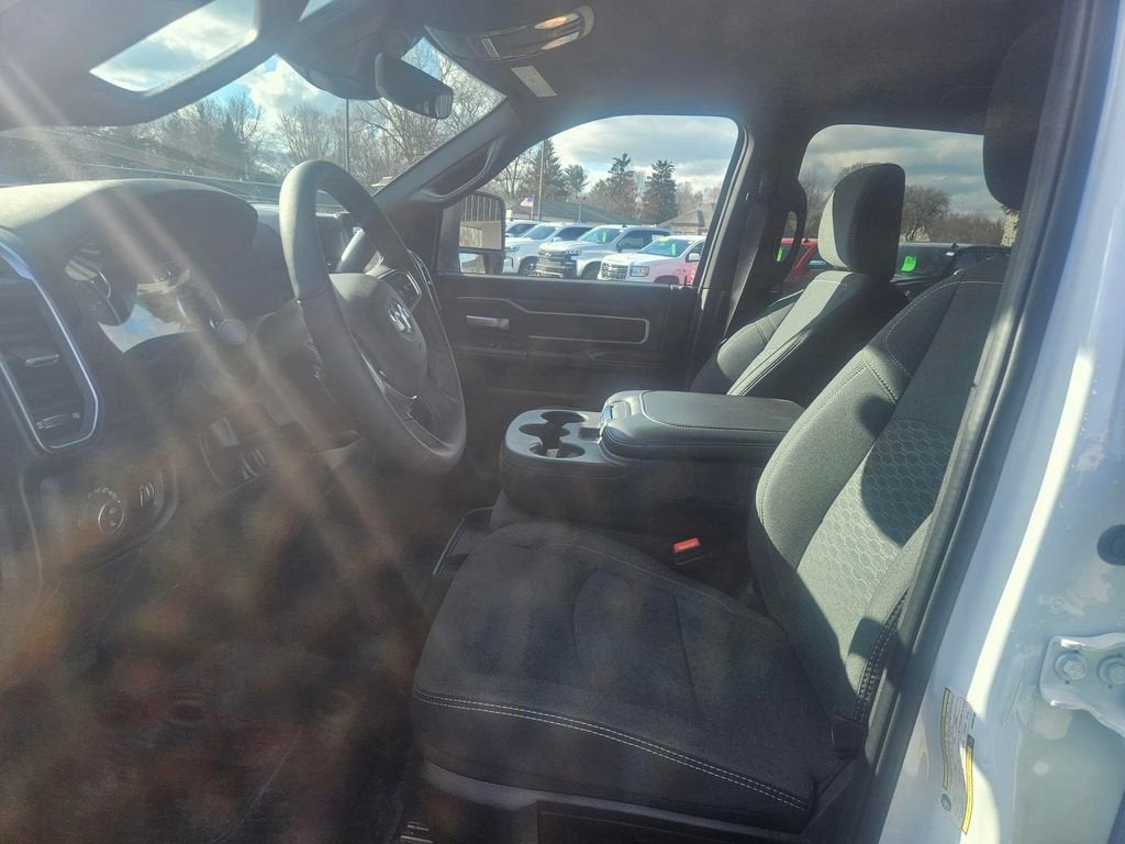 2025 RAM 3500 Big Horn Crew Cab 4x4 8' Box