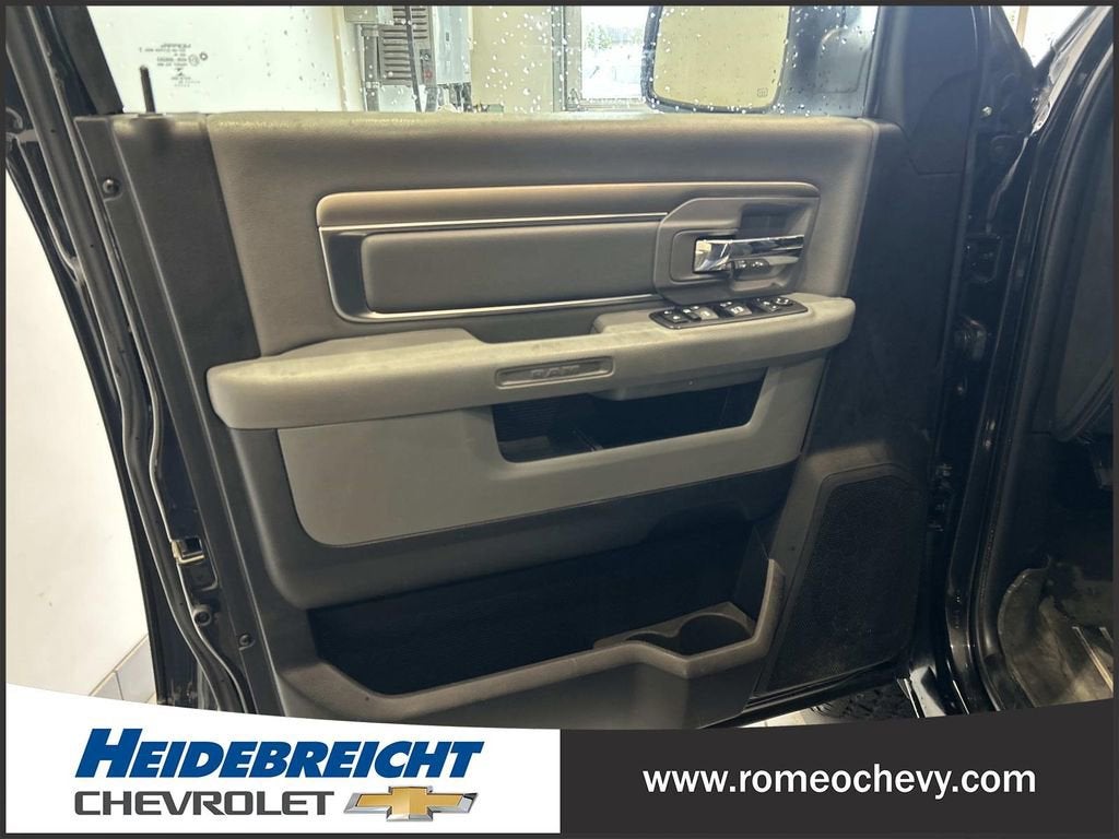 2018 RAM 1500 Big Horn Crew Cab 4x4 5'7" Box