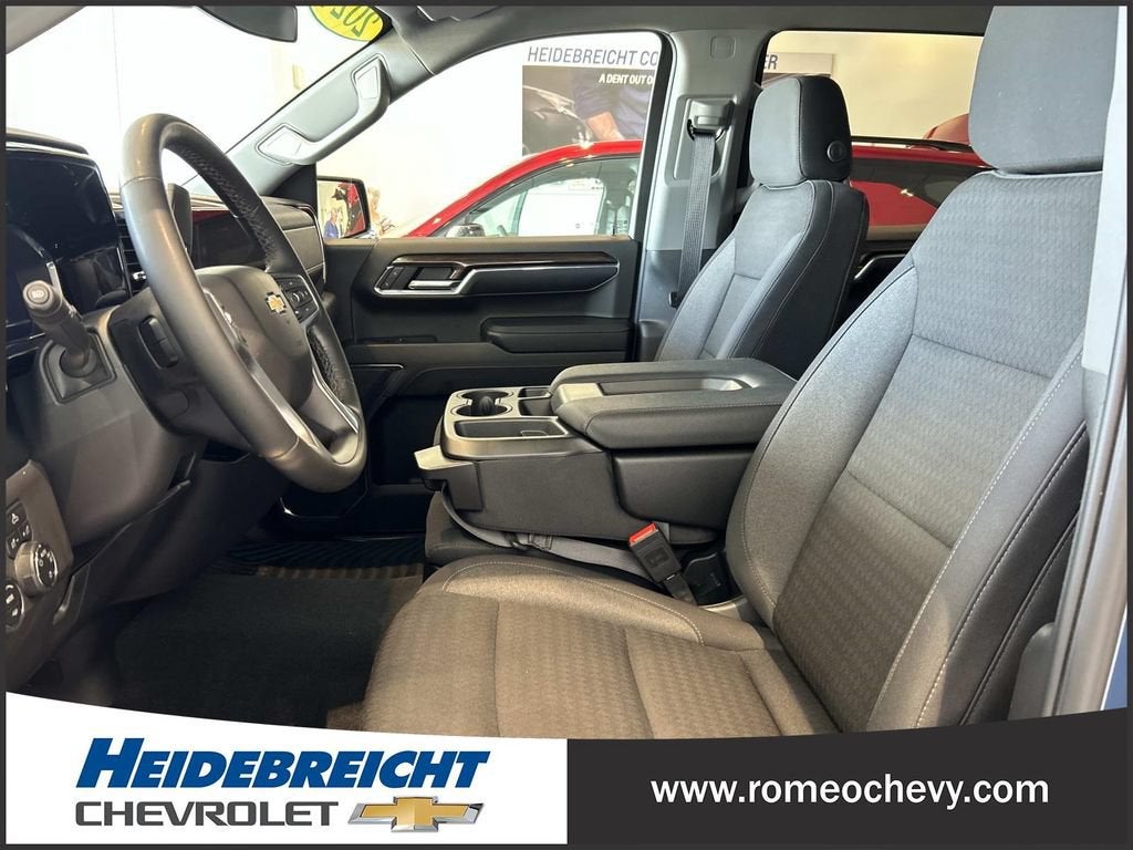2024 Chevrolet Silverado 1500 LT (2FL)