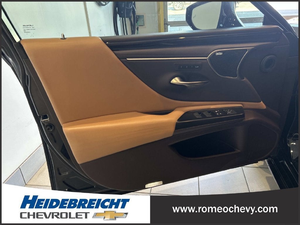 2019 Lexus ES 350 Luxury