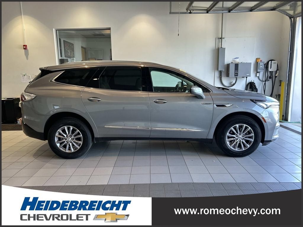 2024 Buick Enclave Essence