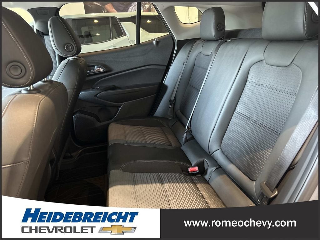 2024 Chevrolet Trax LT - Photo 12