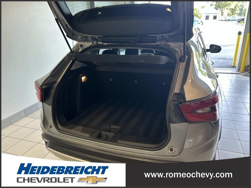 2024 Chevrolet Trax LT - Photo 15